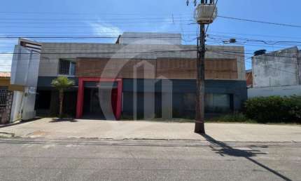 Sala Comercial para Alugar no Pavimento Superior - Localização Privilegiada