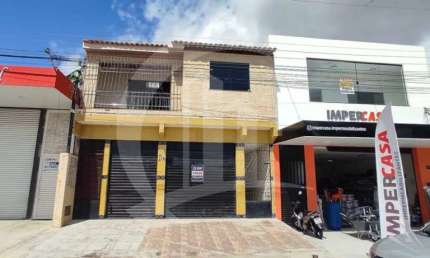 Ponto comercial para Locação e Venda próximo à Praia da Costa  com pavimento superior residencial