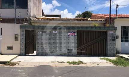 Casa Residencial de 144m² com 3 Quartos para Venda no Bairro Barra dos coqueiros centro