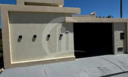 Casa de 160m² com 3 Quartos sendo 1 (Suíte) no Bairro Luar da Barra
