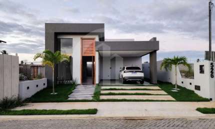 Casa Térrea à Venda em Condomínio Fechado Elegante e Confortável