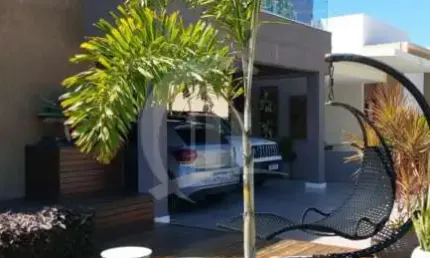 Casa à Venda em Condomínio Fechado Biratan Carvalho