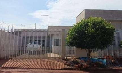 Casa para Venda em São João do Ivaí, Residencial Paulo Lopes Dias, 4 dormitórios, 2 banheiros, 2 vagas