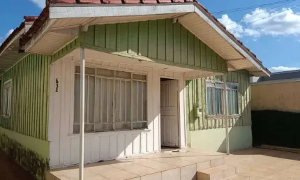 Casa para Venda em São João do Ivaí, Centro, 3 dormitórios, 2 banheiros, 2 vagas