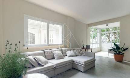Apartamento à Venda e para Locação em Higienópolis - 2 Dorm 1 Suíte, 1 Vaga e 113m² de A.U