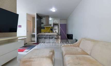 Apartamento à Venda no Jardim Paulista   2 suítes,  2 vagas A.U52m²