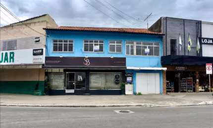 Sala comercial com 7 salas para alugar na Rua Beatriz Amaral Pereira, Bacaxá, Saquarema