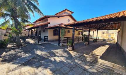 Casa Independente – 4 Quartos / 4 Banheiros – ID: 2453/25
