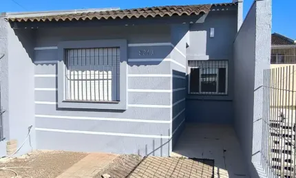 Casa com 03 dormitórios no Bairro Nossa Senhora das Gracas