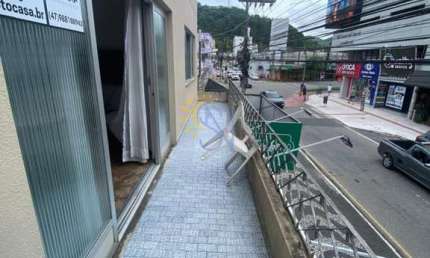Casa para Locação em Balneário Camboriú, Centro, 3 dormitórios, 2 banheiros, 4 vagas