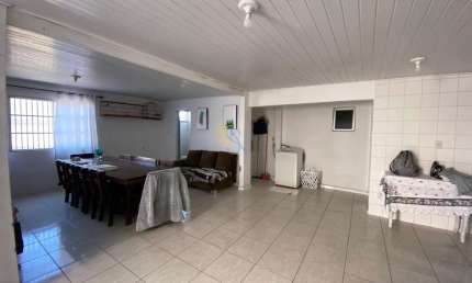 Casa para Locação em Balneário Camboriú, Centro, 3 dormitórios, 2 banheiros, 4 vagas