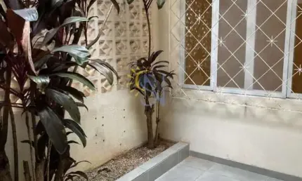 Casa para Locação em Balneário Camboriú, Centro, 2 dormitórios, 2 suítes, 3 banheiros, 4 vagas