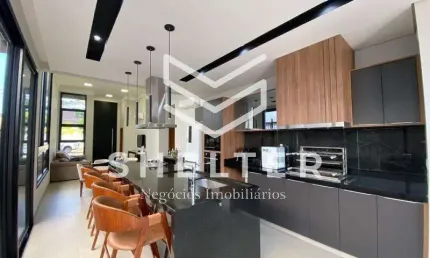 Casa em Condomínio Praça dos Pássaros – 163m² de construção em um terreno de 407m², 3 Suítes, Piscina Aquecida e 4 Vagas