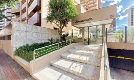 Apartamento à venda no EDIFÍCIO EMBAIXADOR - Centro de Londrina.