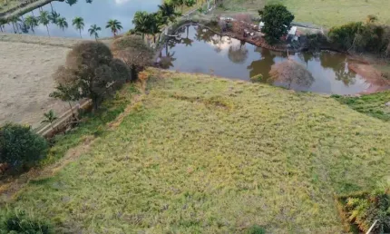 Terreno à venda no Centro, Vargem 