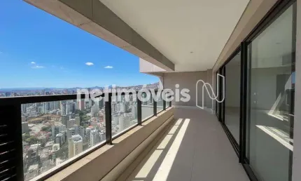 Apartamento à venda no bairro Santo Antônio com 172 m² e 4 dormitórios/quartos.