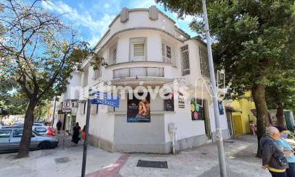 Sobrado para aluguel no bairro Funcionários com 1 dormitório e 170 m² de área útil
