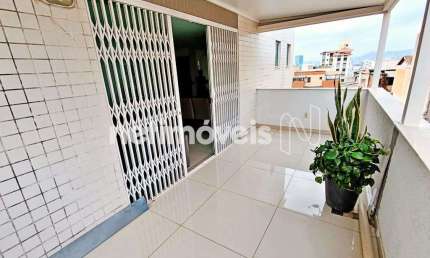 Apartamento à venda no bairro Sagrada Família com 3 dormitórios e 169 m².