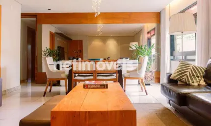 Apartamento à venda no bairro Funcionários com 113 m² e 4 dormitórios/quartos.