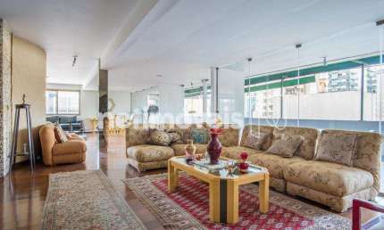 Cobertura à venda com 4 dormitórios na Savassi e 694 m² de área útil disponível
