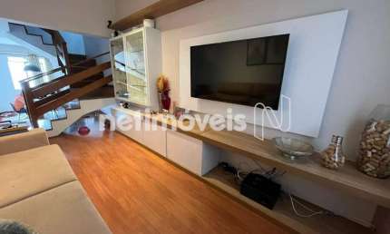 Casa residencial à venda no bairro Buritis com 124 m² e 3 dormitórios.