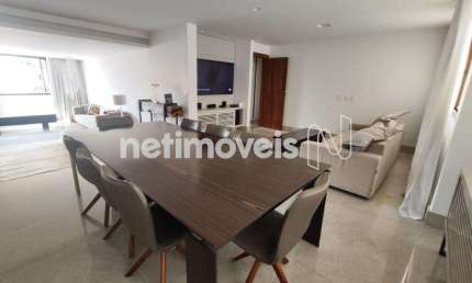 Apartamento à venda no bairro Funcionários com 4 dormitórios/quartos e 204 m².