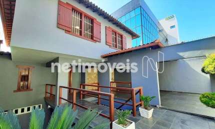 Casa residencial à venda no bairro Santa Lúcia com 380 m² e 4 dormitórios.