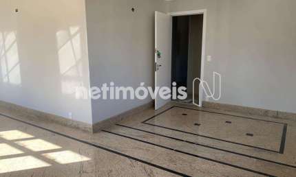 Cobertura à venda no bairro Serra: 300 m² com 4 dormitórios/quartos disponíveis