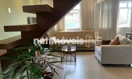Cobertura à venda com 4 dormitórios no bairro Cruzeiro, 220 m² de área útil.