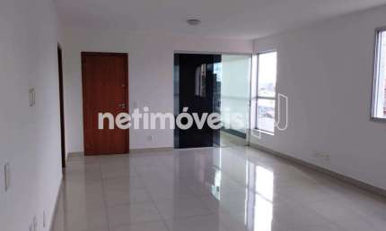 Apartamento à venda no bairro Sagrada Família com 110 m² e 3 dormitórios/quartos.