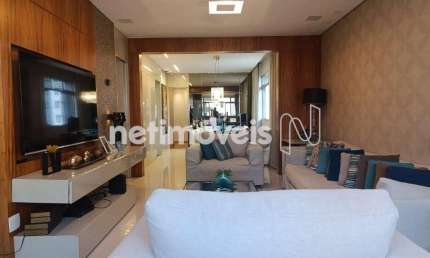 Apartamento à venda no bairro Lourdes com 140 m² e 4 dormitórios/quartos.