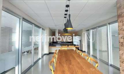 Apartamento à venda no bairro Sagrada Família com 83m² e 3 dormitórios/quartos.