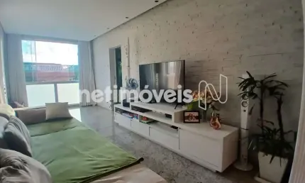 Edifício Comercial à Venda no Bairro Carlos Prates com 363 m² de Área Útil