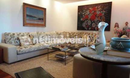 Apartamento à venda no bairro Serra com 210 m² e 4 dormitórios/quartos disponíveis.