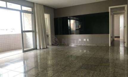 Apartamento à venda no bairro Funcionários com 128 m² e 4 dormitórios/quartos.