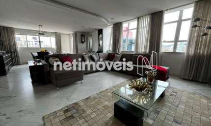 Apartamento cobertura à venda no bairro Lourdes com 224 m² e 3 dormitórios/quartos.