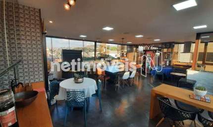 Apartamento cobertura à venda no bairro Santa Efigênia com 200 m² e 4 dormitórios/quartos.