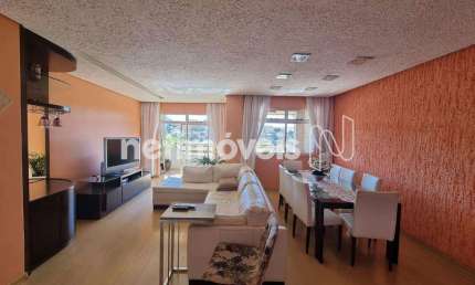 Apartamento à venda no bairro Santa Efigênia com 152 m² e 4 dormitórios/quartos.