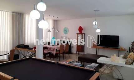 Casa residencial à venda no bairro Buritis com 456 m² e 4 dormitórios/quartos.