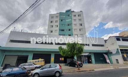 Loja à venda no bairro Caiçaras com 210m² de área disponível para negócios.