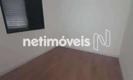 Apartamento à venda no bairro Floresta com 42m² e 1 dormitório/ quarto disponível.
