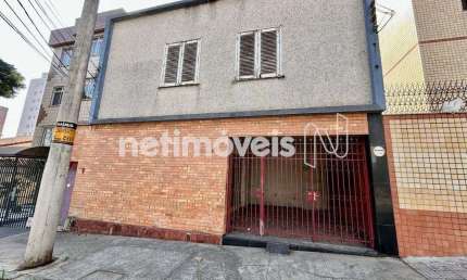 Casa residencial à venda no bairro Prado com 310 m² e 6 dormitórios/quartos.