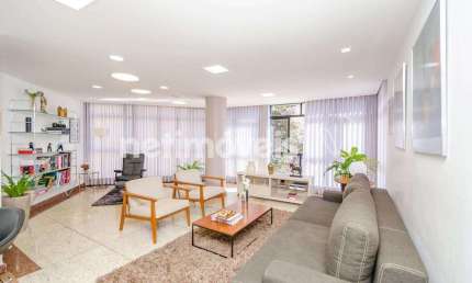 Apartamento à venda no bairro Serra com 200m² e 4 dormitórios/quartos disponíveis.