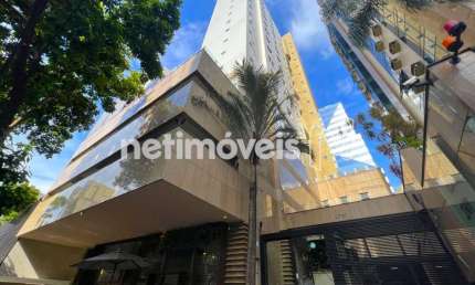 Apartamento à venda no bairro Lourdes com 162 m² e 4 dormitórios/quartos disponíveis.