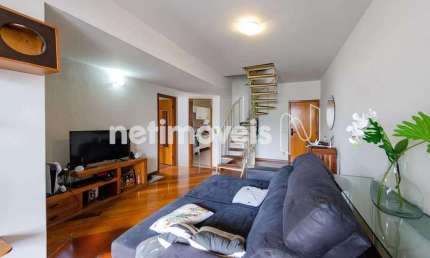 Cobertura à venda no bairro São Pedro com 230 m² e 3 dormitórios/quartos disponíveis.