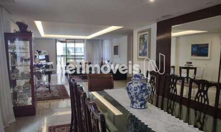 Apartamento à venda no bairro Funcionários com 273 m² e 4 dormitórios/quartos.