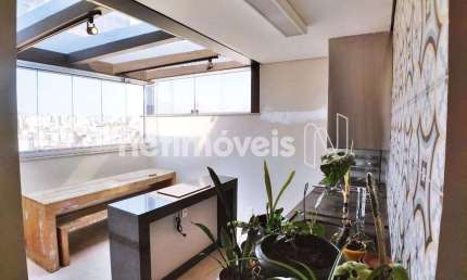 Cobertura à venda no bairro Sagrada Família com 107m² e 2 dormitórios/quartos