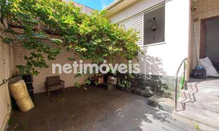 Casa residencial à venda no bairro Prado com 300 m² e 3 dormitórios/quartos disponíveis.