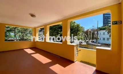 Casa residencial para alugar no bairro Funcionários com 5 dormitórios/quartos e 291 m².