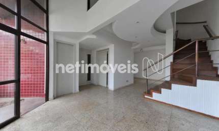 Cobertura à venda no bairro Anchieta com 4 dormitórios e 320 m² de área útil.